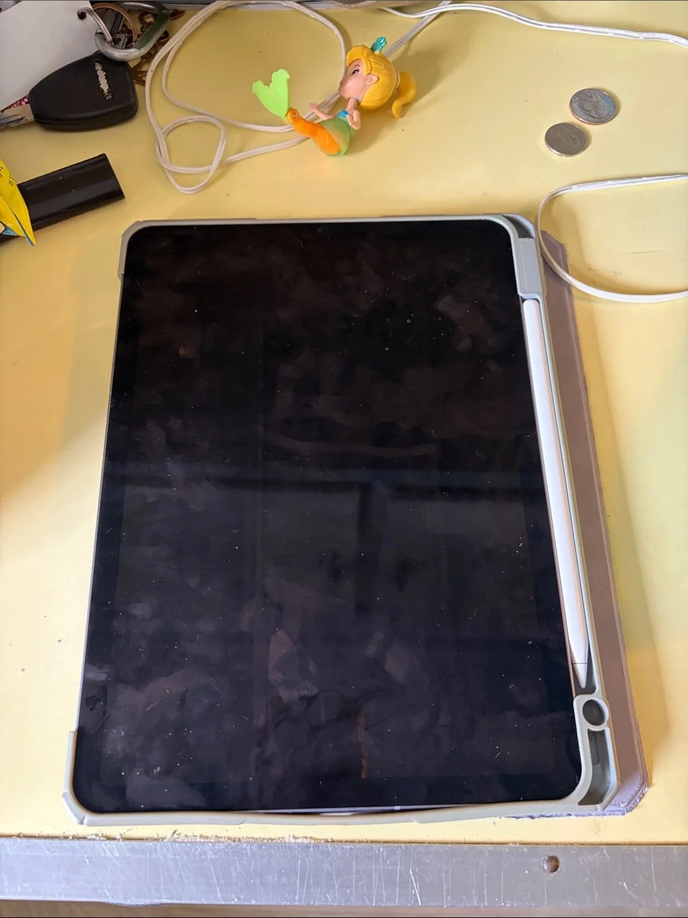 Tablet with Silver Stylus - Gray/Silver Apple IPad Air